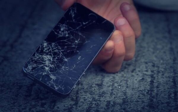После падения iPhone 5 разбился экран? Как починить